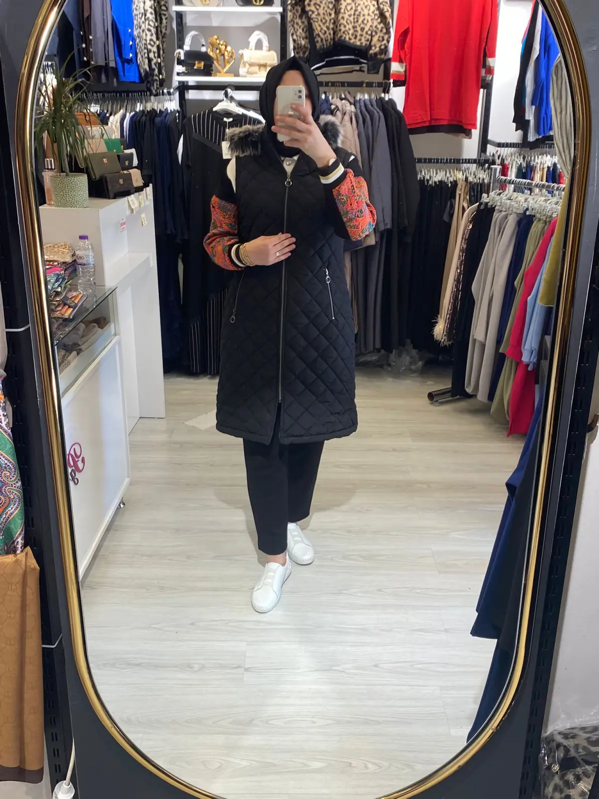 Kapitone Görünümlü İçi Dolum Şişme YELEK