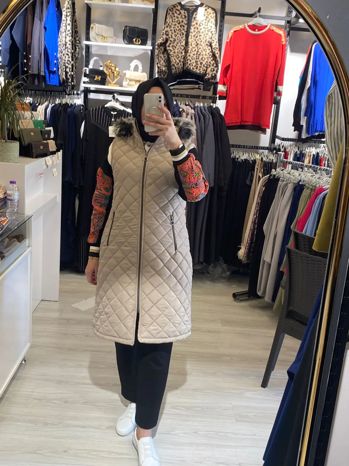 Kapitone Görünümlü İçi Dolum Şişme YELEK