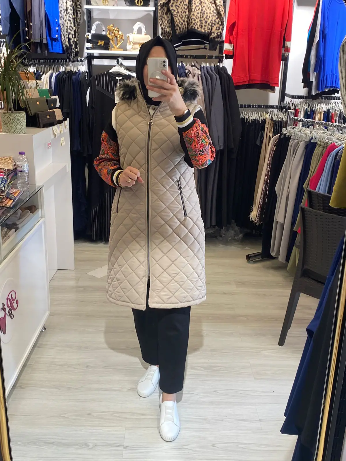 Kapitone Görünümlü İçi Dolum Şişme YELEK