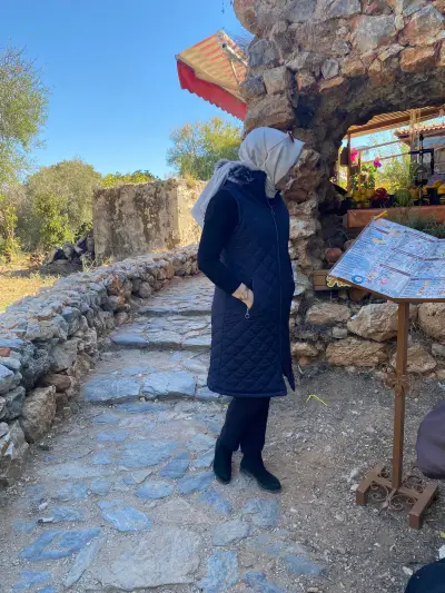 Kapitone Görünümlü İçi Dolum Şişme YELEK