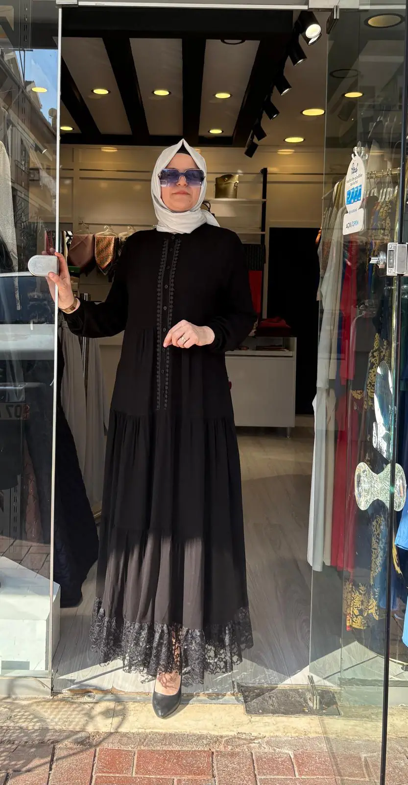 BEMONDA DANTEL DETAYLI ELBİSE 