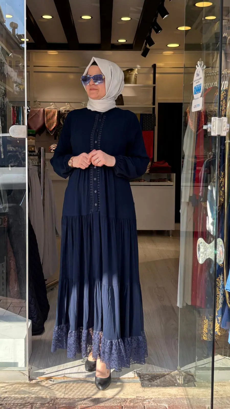 BEMONDA DANTEL DETAYLI ELBİSE 